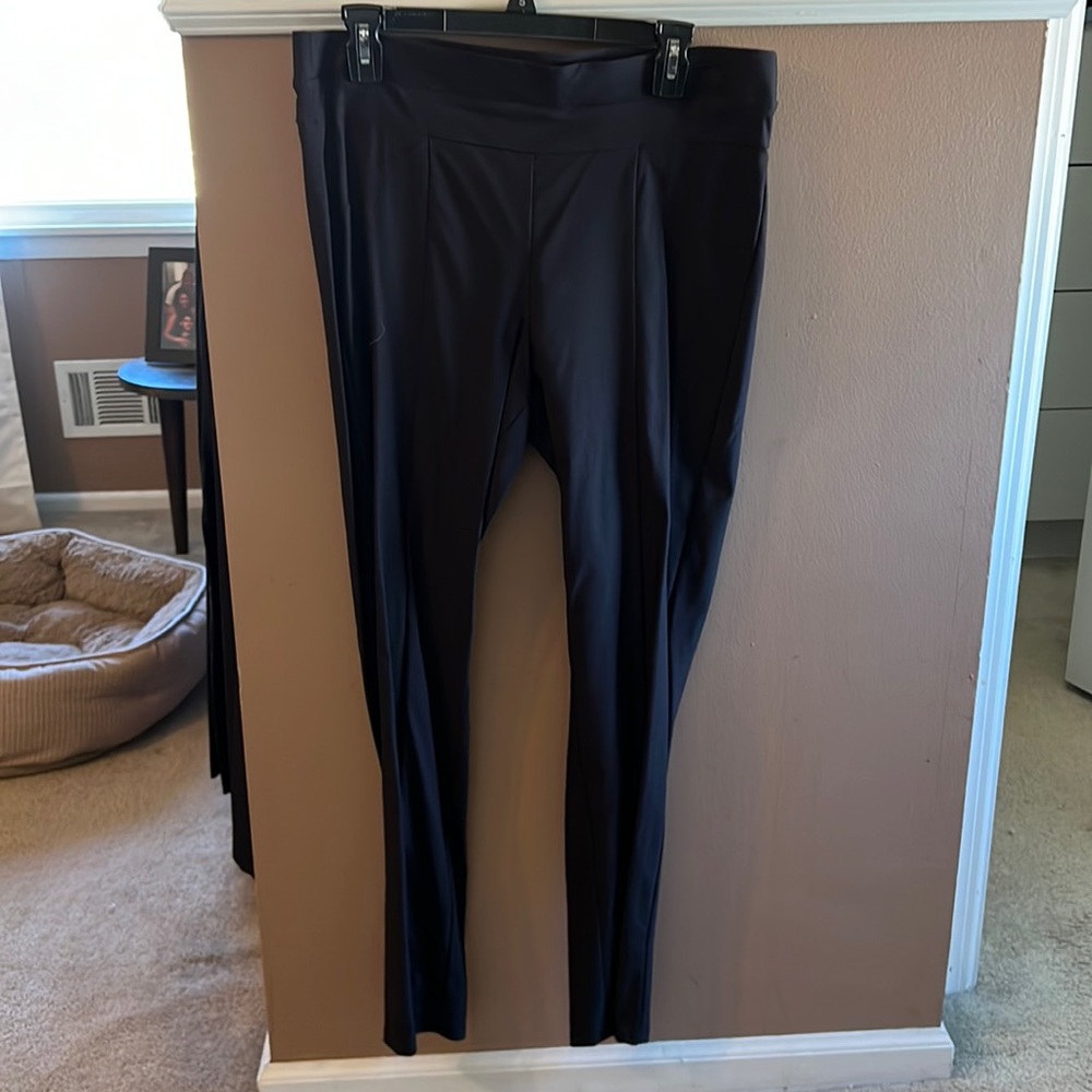 Size large Vera Wang skinny blank pants